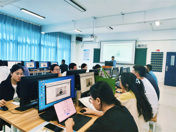 廈門華天涉外職業(yè)技術學院 融合教育科技，驅動技術開發(fā)新篇章